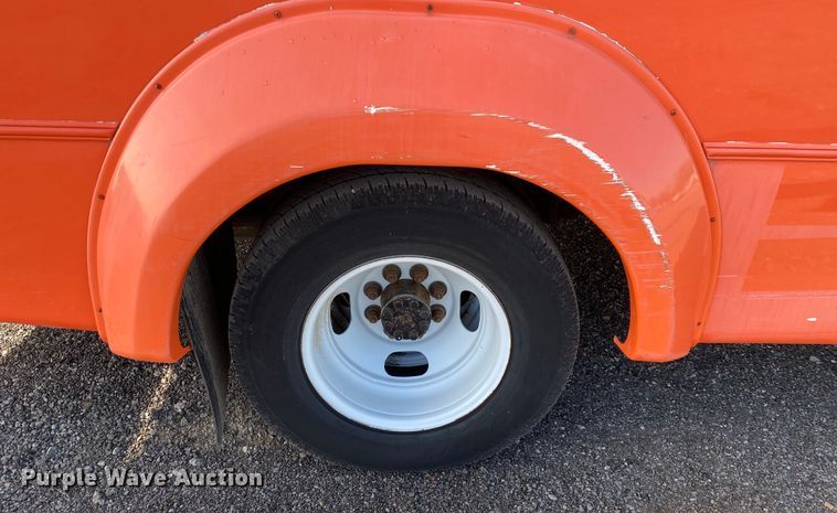 image for item KB9497 2014 GMC Savana  shuttle bus