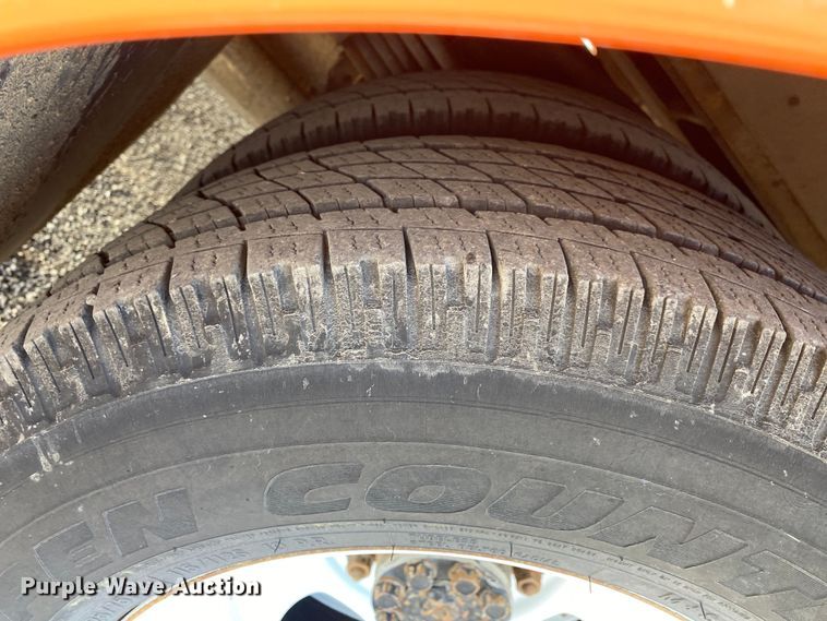 image for item KB9497 2014 GMC Savana  shuttle bus