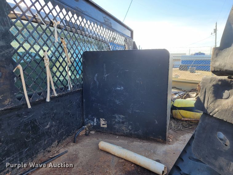 image for item KB9883 2002 Ford F550 Super Duty  flatbed truck