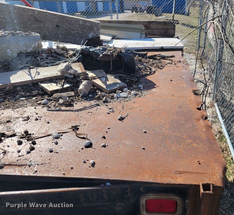 image for item KB9883 2002 Ford F550 Super Duty  flatbed truck