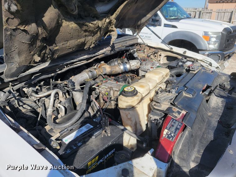 image for item KB9883 2002 Ford F550 Super Duty  flatbed truck