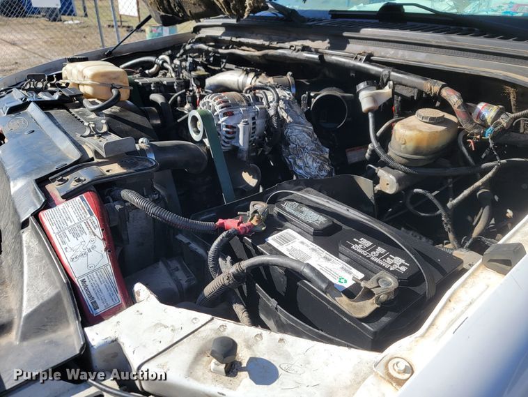 image for item KB9883 2002 Ford F550 Super Duty  flatbed truck