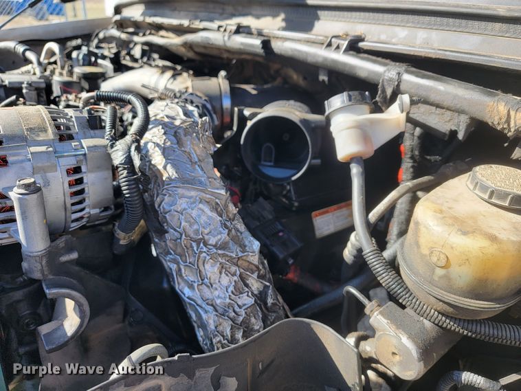 image for item KB9883 2002 Ford F550 Super Duty  flatbed truck