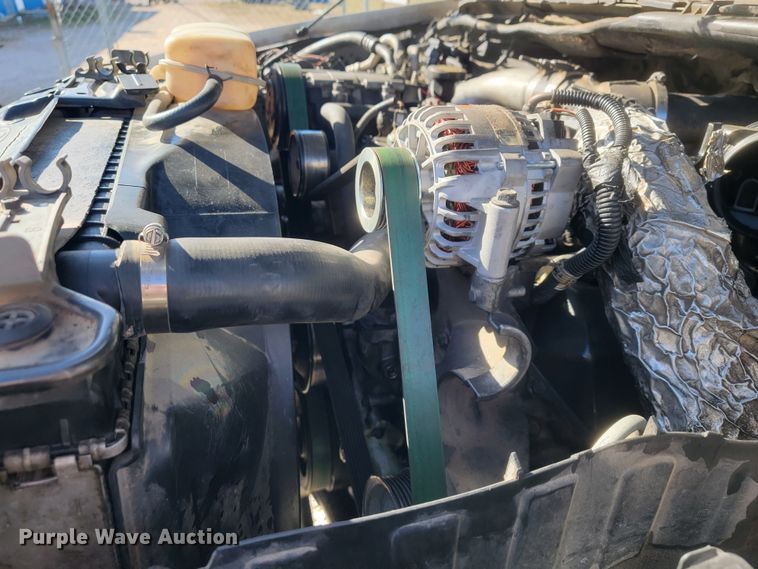 image for item KB9883 2002 Ford F550 Super Duty  flatbed truck