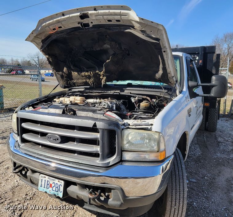 image for item KB9883 2002 Ford F550 Super Duty  flatbed truck