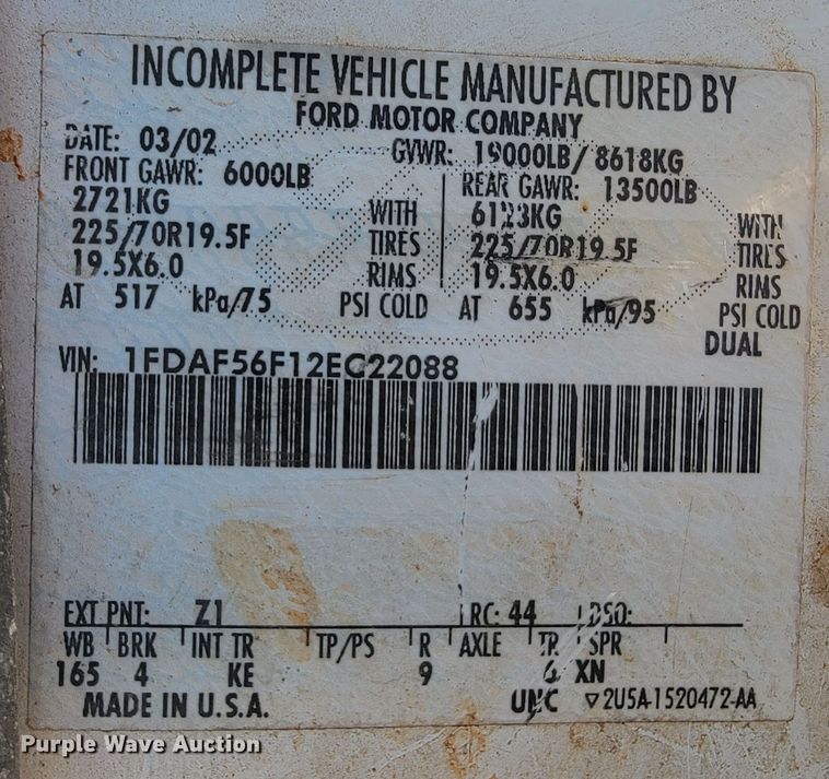 image for item KB9883 2002 Ford F550 Super Duty  flatbed truck