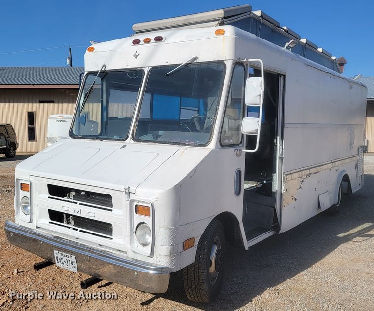 image for item KB9884 1984 GMC P3500  food truck