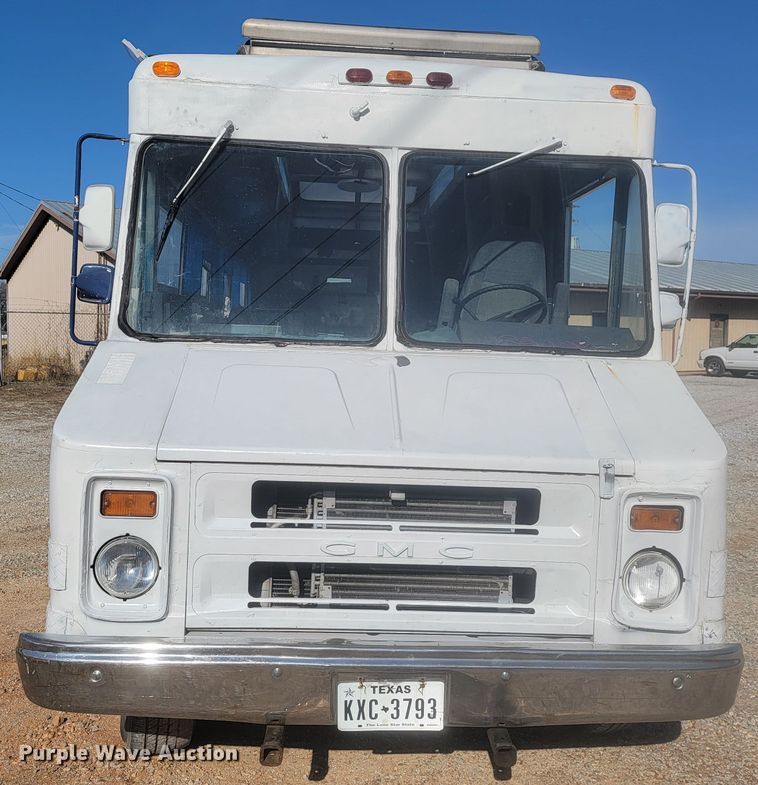 image for item KB9884 1984 GMC P3500  food truck