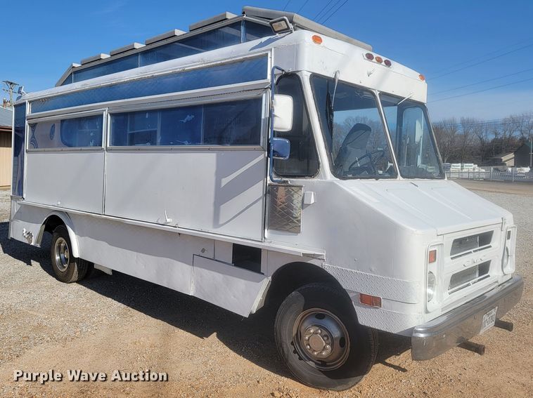 image for item KB9884 1984 GMC P3500  food truck