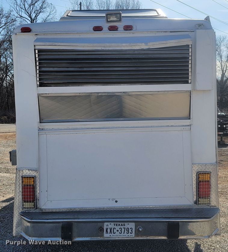 image for item KB9884 1984 GMC P3500  food truck