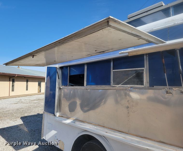 image for item KB9884 1984 GMC P3500  food truck