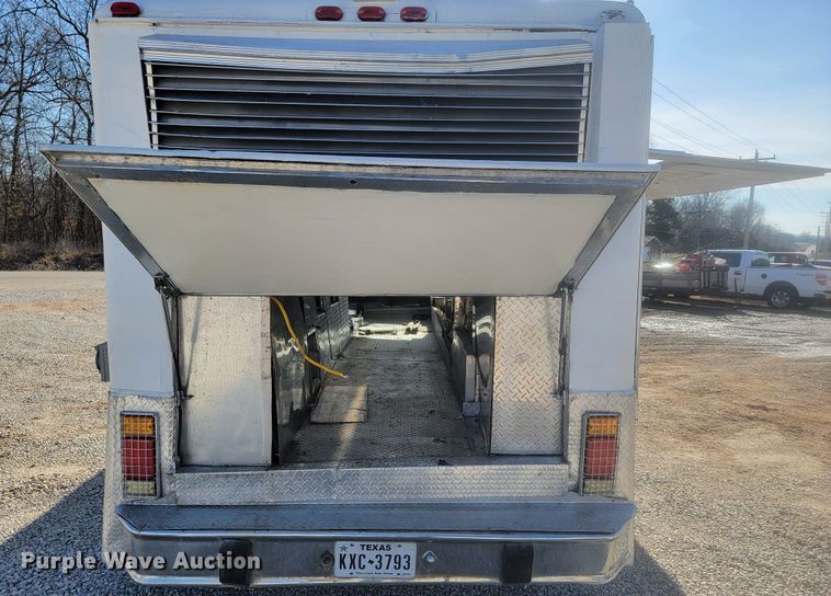 image for item KB9884 1984 GMC P3500  food truck
