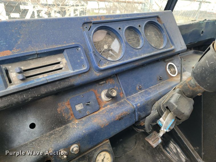 image for item KB9884 1984 GMC P3500  food truck