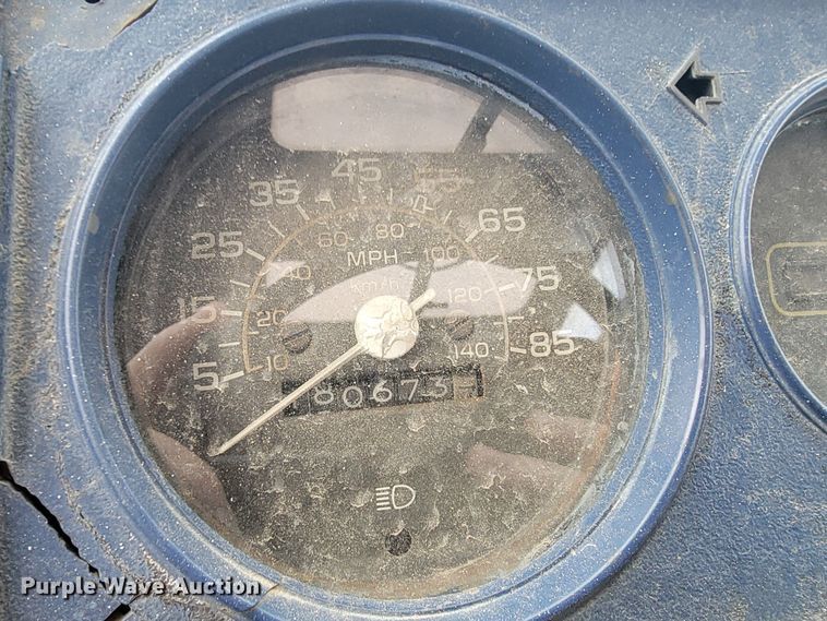 image for item KB9884 1984 GMC P3500  food truck