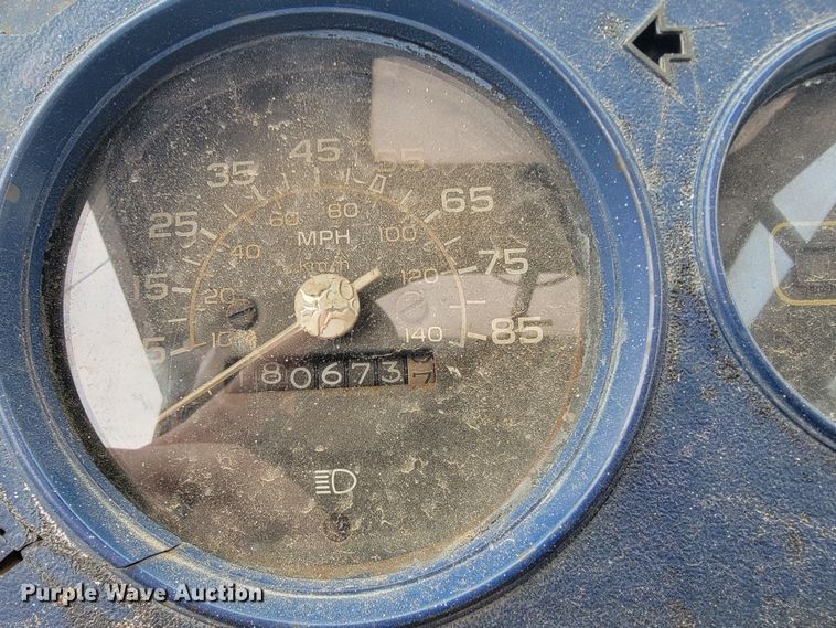 image for item KB9884 1984 GMC P3500  food truck