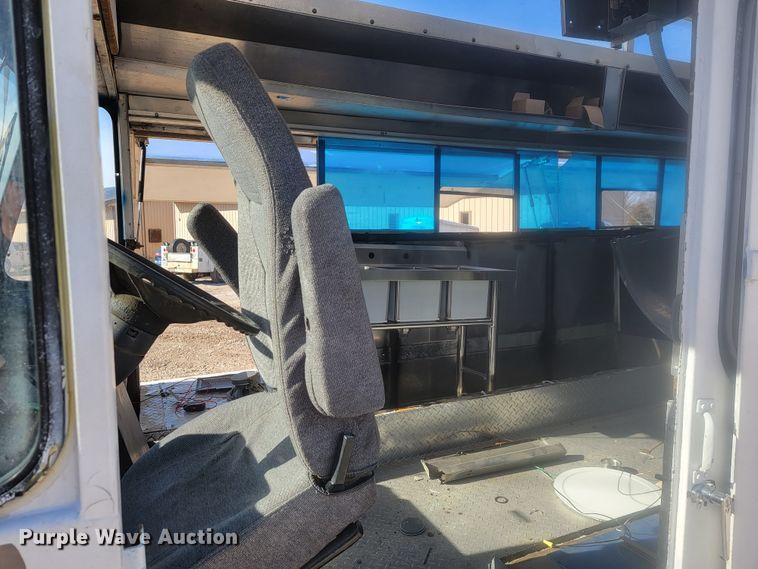 image for item KB9884 1984 GMC P3500  food truck