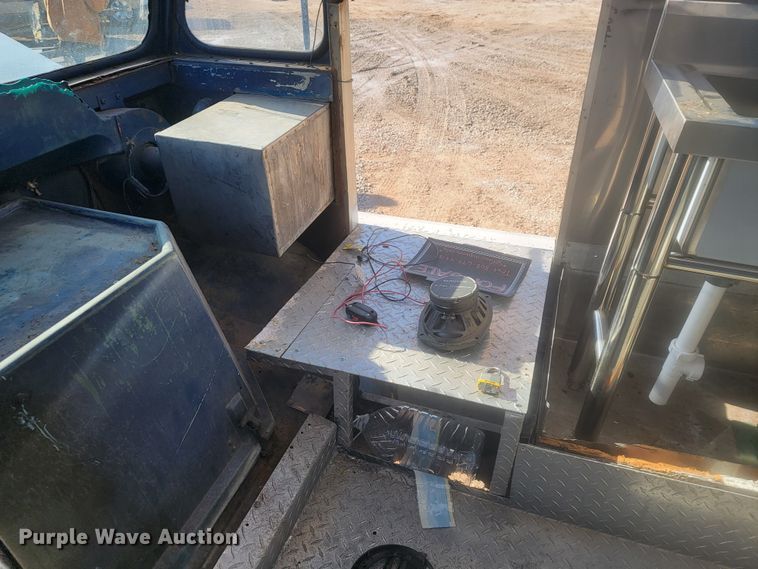 image for item KB9884 1984 GMC P3500  food truck