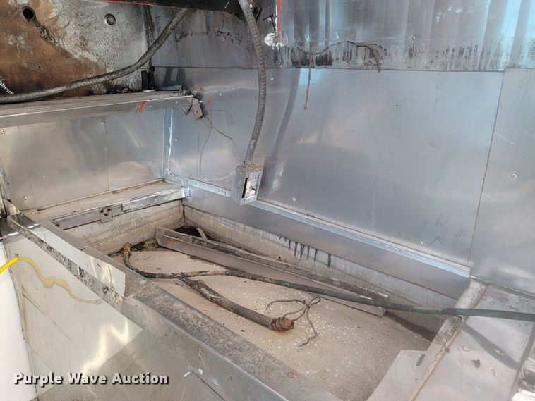 image for item KB9884 1984 GMC P3500  food truck