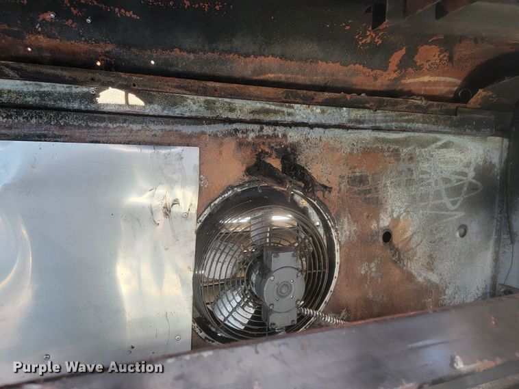 image for item KB9884 1984 GMC P3500  food truck