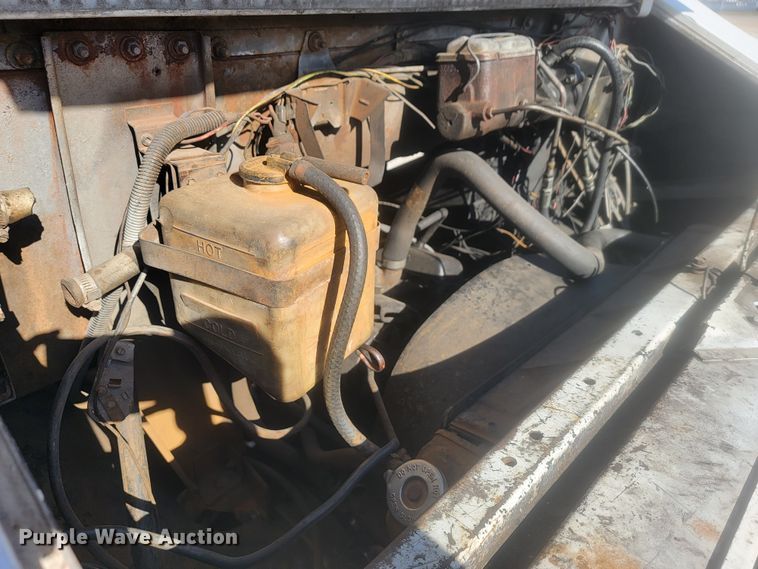 image for item KB9884 1984 GMC P3500  food truck