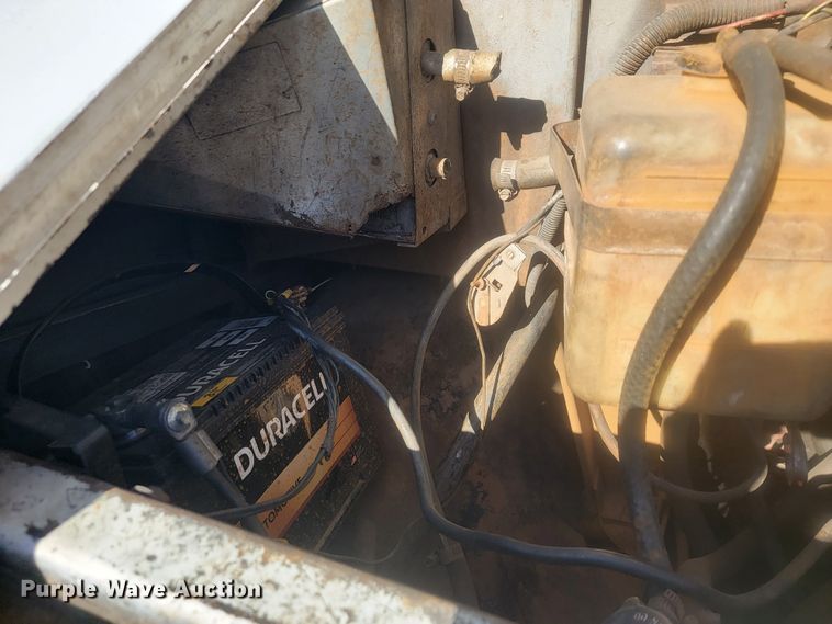 image for item KB9884 1984 GMC P3500  food truck