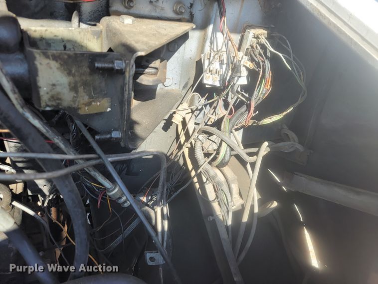 image for item KB9884 1984 GMC P3500  food truck