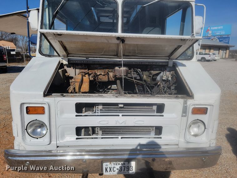 image for item KB9884 1984 GMC P3500  food truck