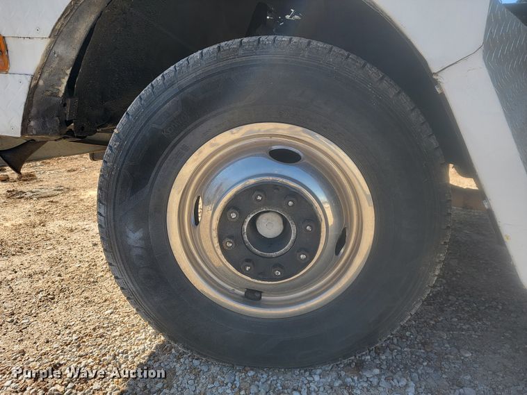 image for item KB9884 1984 GMC P3500  food truck