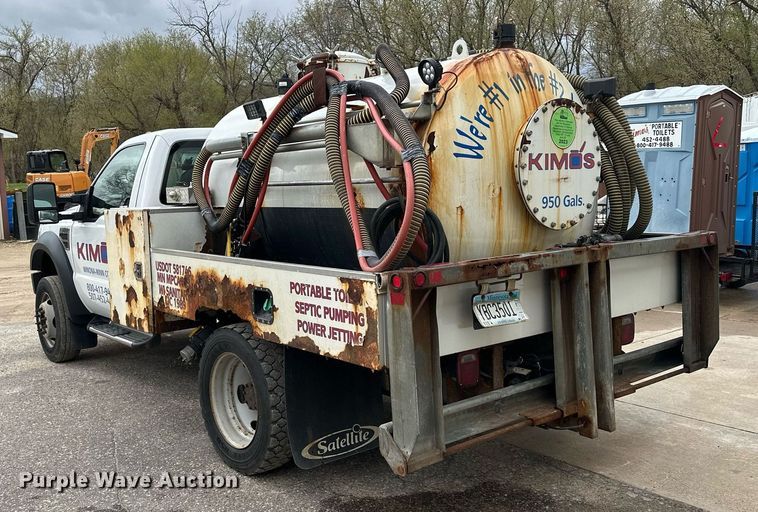 image for item KU9933 2009 Ford F550 Super Duty XL  vacuum truck