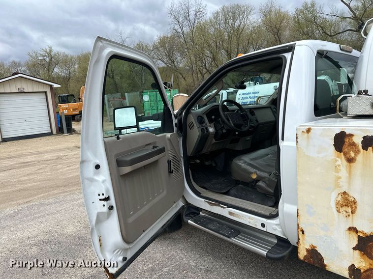 image for item KU9933 2009 Ford F550 Super Duty XL  vacuum truck