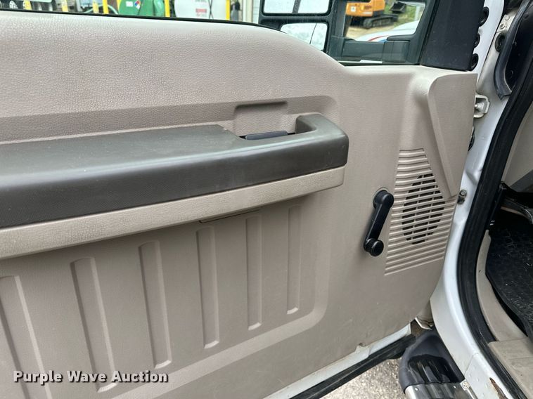 image for item KU9933 2009 Ford F550 Super Duty XL  vacuum truck