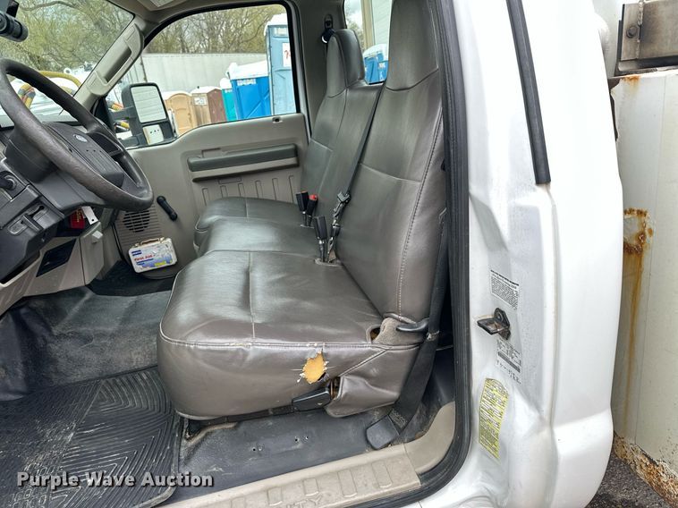 image for item KU9933 2009 Ford F550 Super Duty XL  vacuum truck