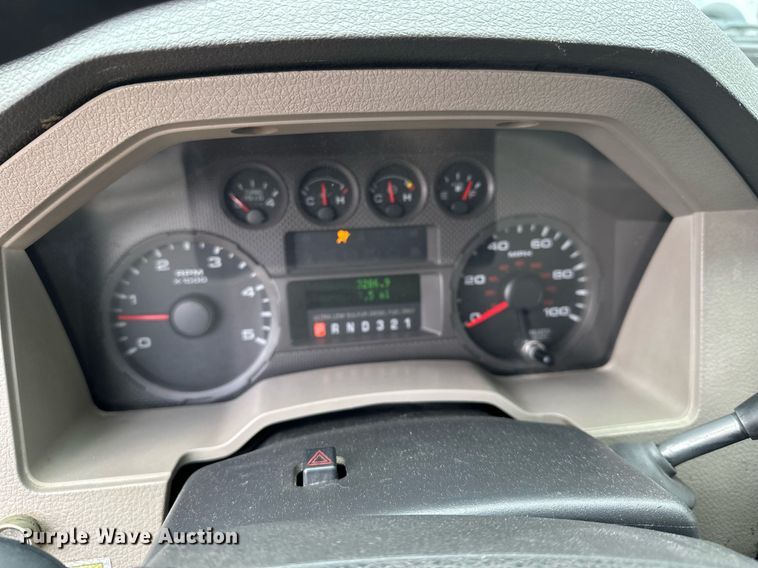 image for item KU9933 2009 Ford F550 Super Duty XL  vacuum truck