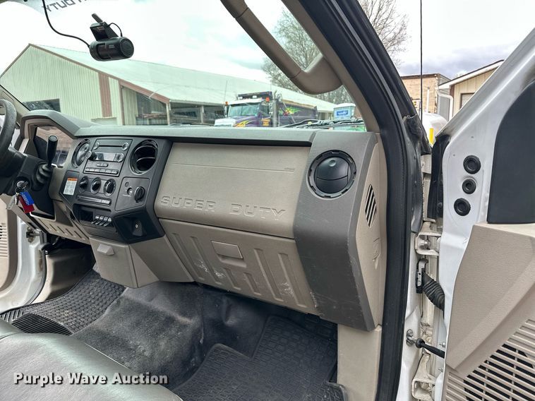 image for item KU9933 2009 Ford F550 Super Duty XL  vacuum truck