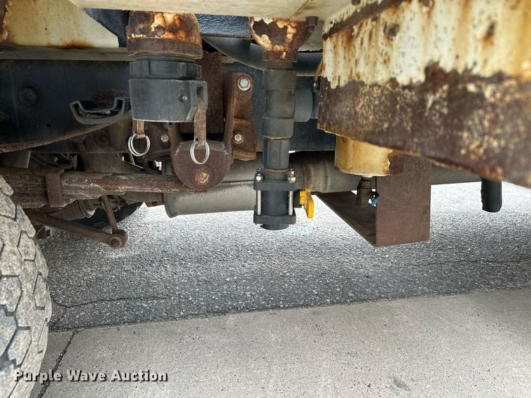 image for item KU9933 2009 Ford F550 Super Duty XL  vacuum truck