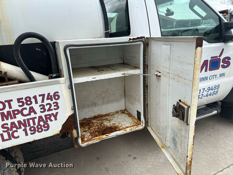 image for item KU9933 2009 Ford F550 Super Duty XL  vacuum truck