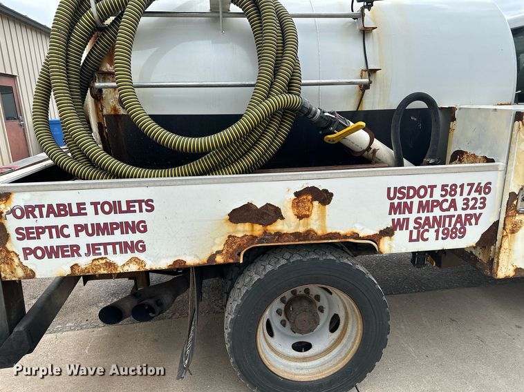 image for item KU9933 2009 Ford F550 Super Duty XL  vacuum truck