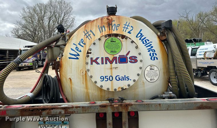 image for item KU9933 2009 Ford F550 Super Duty XL  vacuum truck