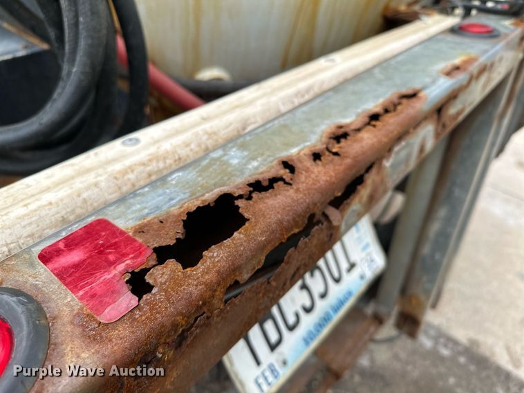 image for item KU9933 2009 Ford F550 Super Duty XL  vacuum truck