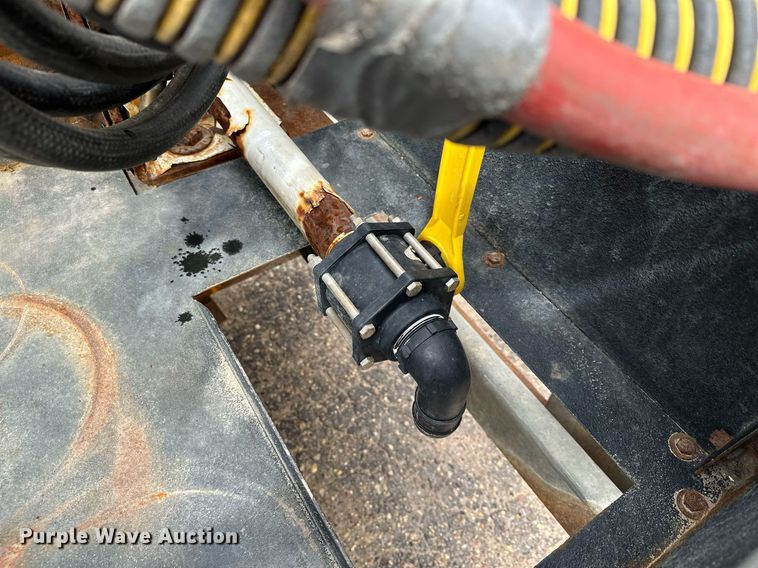 image for item KU9933 2009 Ford F550 Super Duty XL  vacuum truck