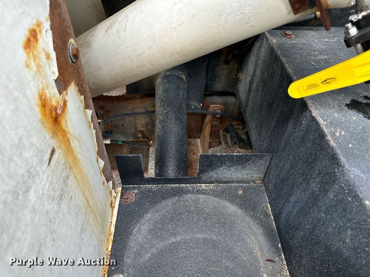 image for item KU9933 2009 Ford F550 Super Duty XL  vacuum truck