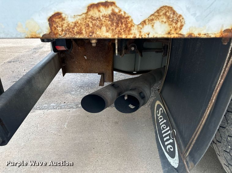 image for item KU9933 2009 Ford F550 Super Duty XL  vacuum truck