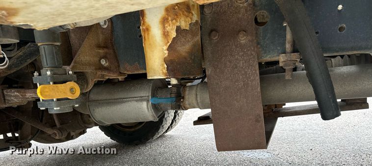 image for item KU9933 2009 Ford F550 Super Duty XL  vacuum truck