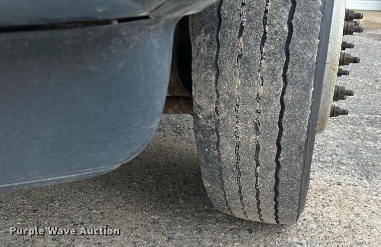 image for item KU9933 2009 Ford F550 Super Duty XL  vacuum truck