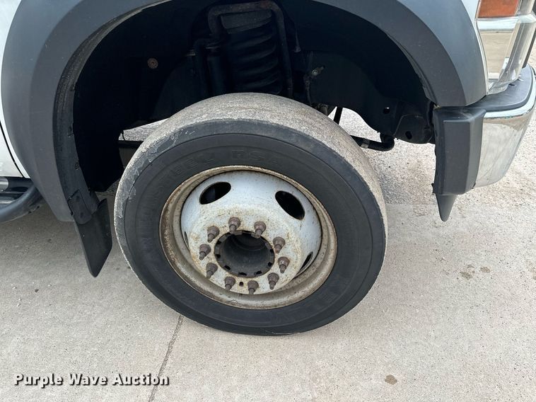 image for item KU9933 2009 Ford F550 Super Duty XL  vacuum truck