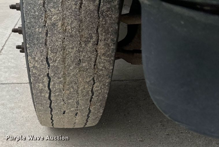 image for item KU9933 2009 Ford F550 Super Duty XL  vacuum truck