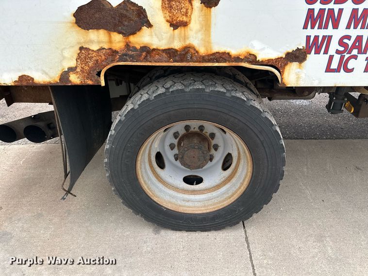 image for item KU9933 2009 Ford F550 Super Duty XL  vacuum truck