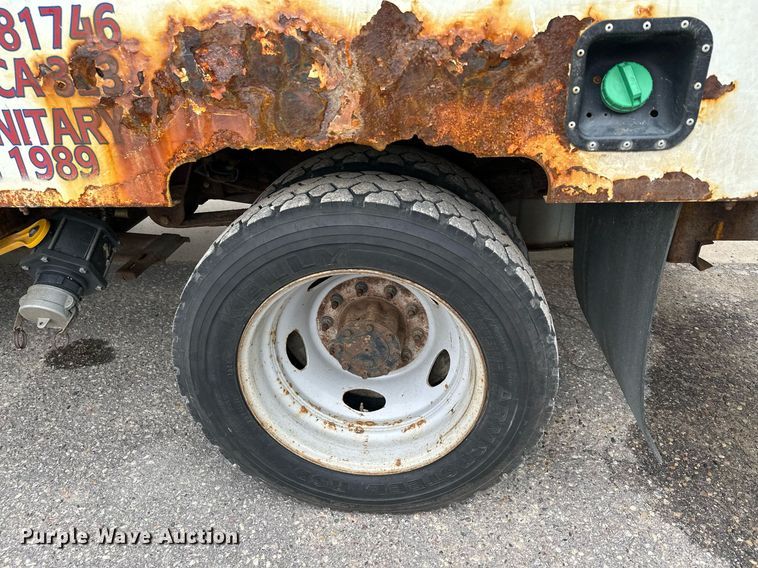 image for item KU9933 2009 Ford F550 Super Duty XL  vacuum truck