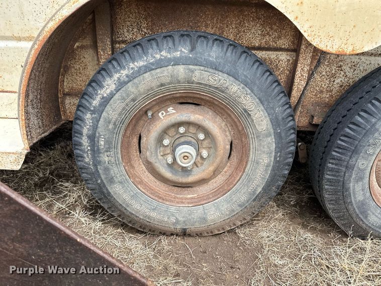 image for item KX9037 WW Trailer  livestock trailer