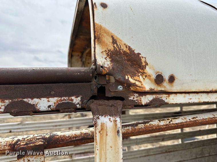 image for item KX9037 WW Trailer  livestock trailer